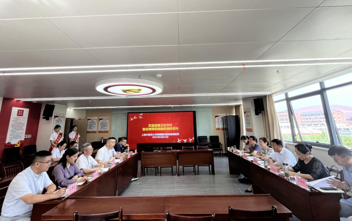 ѧУίӿչظڣʵϰҵ»